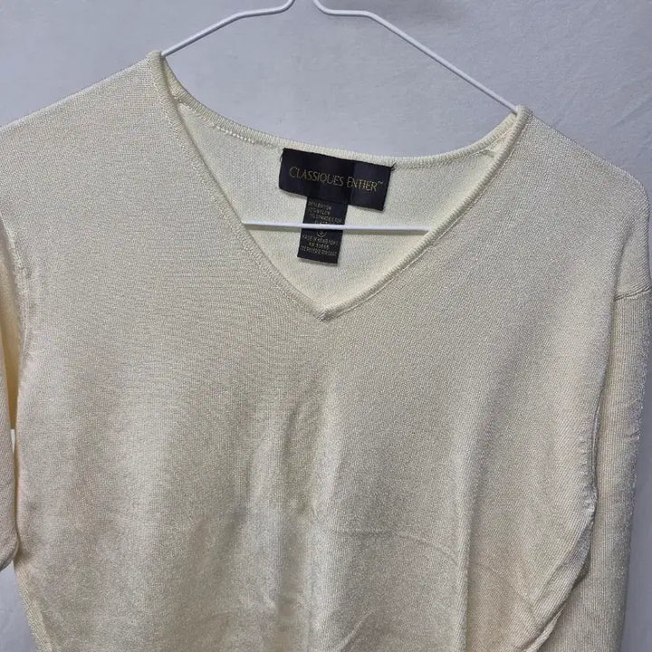 [BUNJANG] Classique Antique Ivory V-Neck Knit Top / 클라시크 앙티에 반팔 브이넥 아이보리 니트66