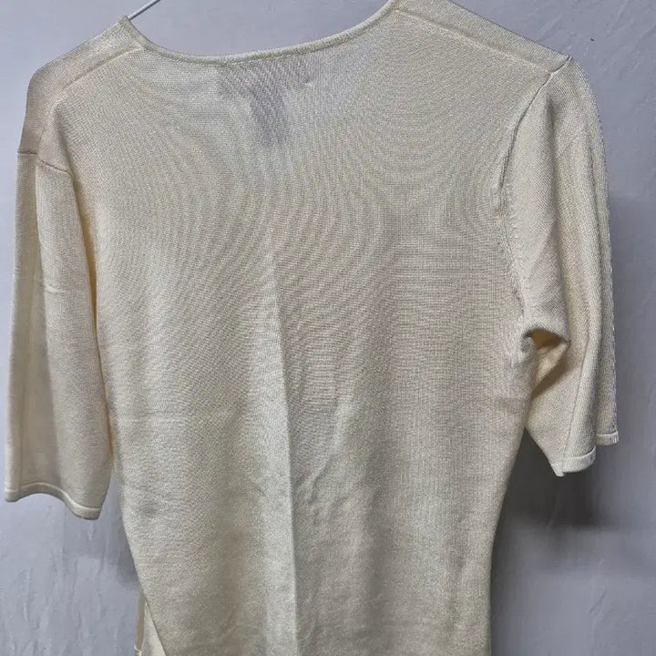[BUNJANG] Classique Antique Ivory V-Neck Knit Top / 클라시크 앙티에 반팔 브이넥 아이보리 니트66
