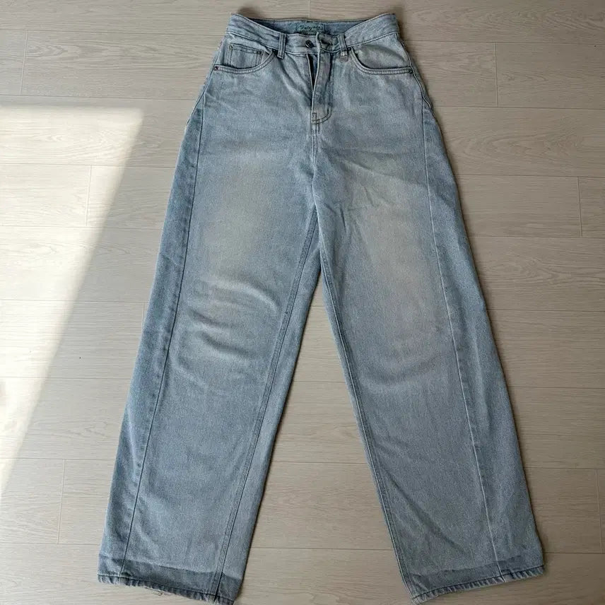 [BUNJANG] Pale Jade Side Incision High-Waist Denim Jeans / 실사) 페일제이드 사이드 인시전 하이웨스트 데님 아이스불루
