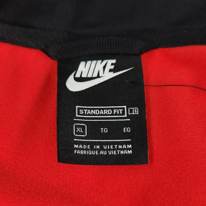 [BUNJANG] Nike Futura Logo Track Top / 나이키 레드 블랙 화이트 배색 퓨추라로고 라이닝 스탠다드핏 기모 트랙탑
