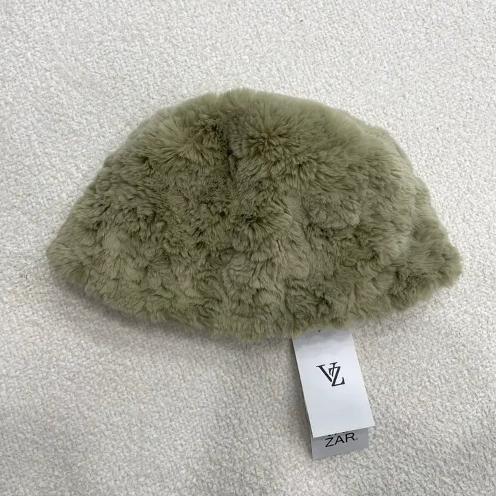 [BUNJANG] VARZAR Faux Fur Bucket Hat / VARZAR 퍼 버킷햇 FREE