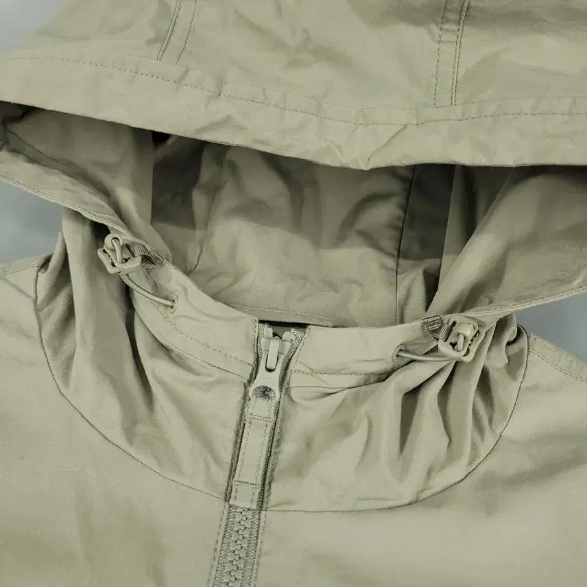 [BUNJANG] Snow Peak Two-Way Zip Nylon Blend Hooded Windbreaker / 스노우피크 카키 베이지 스펠아웃 로고 투웨이지퍼 나일론블렌드 후드 바람막
