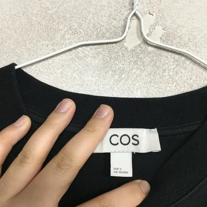 [SOLD OUT] COS 코스 클린컷 반팔 티셔츠 S