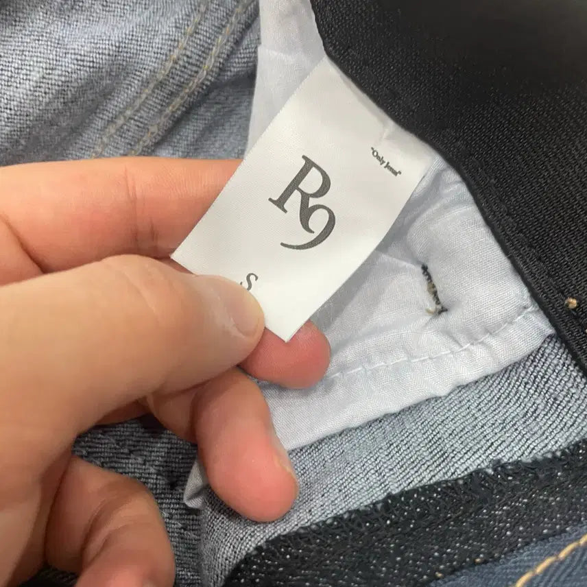 [BUNJANG] RONIEL Straight Denim Jeans / 로니엘 스트레이트 데님 청바지 (새상품)