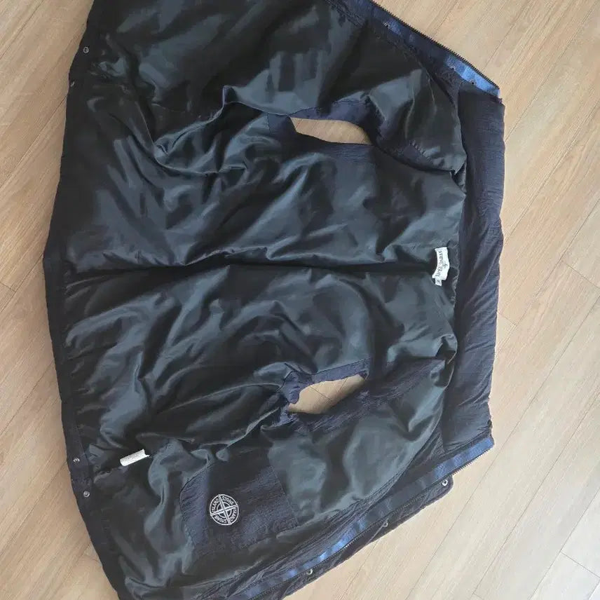 [SOLD OUT] 스톤아일랜드 블랙 패딩 조끼 베스트