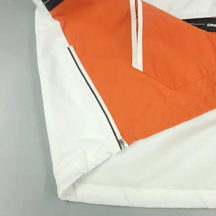 [BUNJANG] Umbro Raglan Reflective Tape Jacket / 엄브로 화이트 오렌지 블랙 배색 로고 리플렉티브 레글런 캥거루포켓 테이프