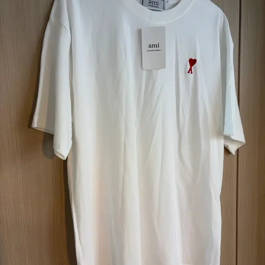 [BUNJANG] Adidas Style Heart Logo Short Sleeve T-shirt / 아디 스타일 하트로고 반팔