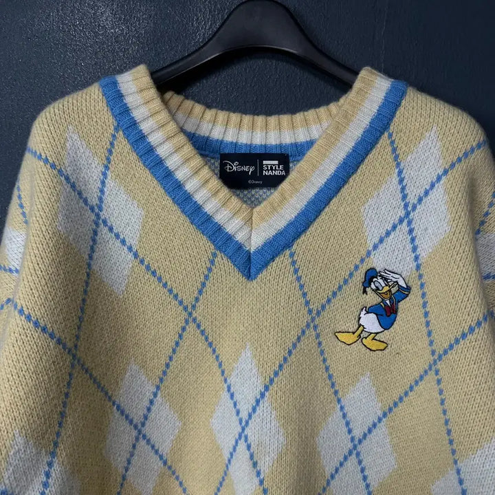 [BUNJANG] Stylenanda Disney Argyle Check Knit Top / free 스타일난다 디즈니 아가일체크 니트
