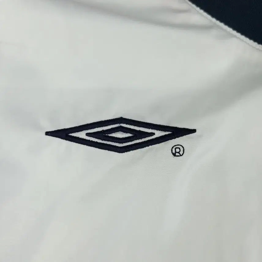 [BUNJANG] Umbro England Logo Mesh Jersey Top / 엄브로 00s 화이트 레드 네이비 배색 로고 잉글랜드 가오리핏 이너메쉬
