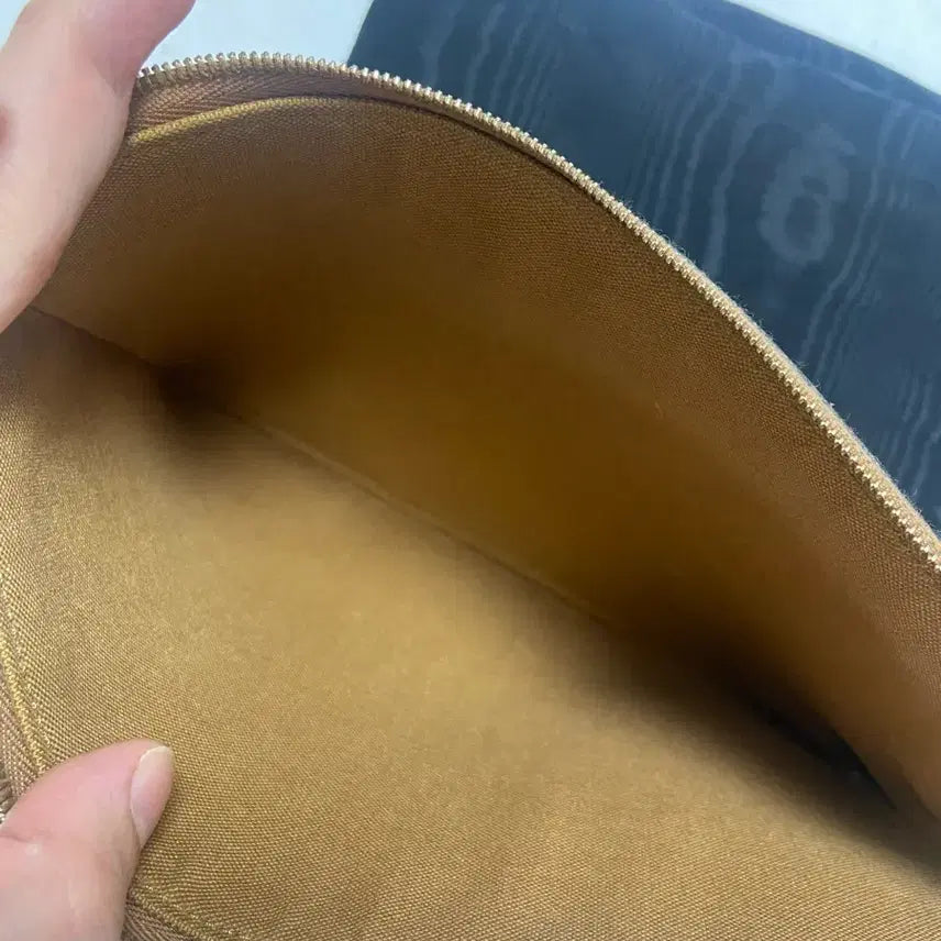 [BUNJANG] Celine Triomphe Canvas Pouch Clutch / 셀린느 트리오페 캔버스 파우치 클러치