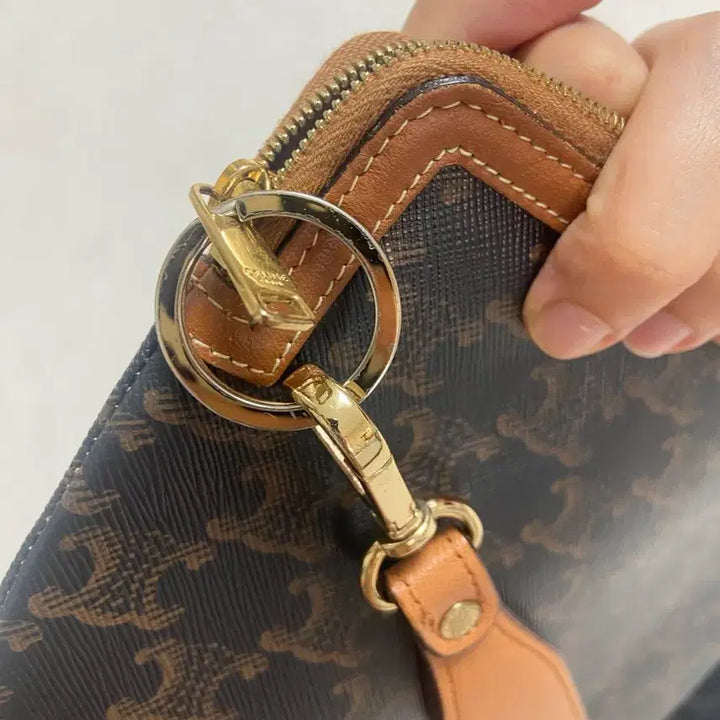 [BUNJANG] Celine Triomphe Canvas Pouch Clutch / 셀린느 트리오페 캔버스 파우치 클러치