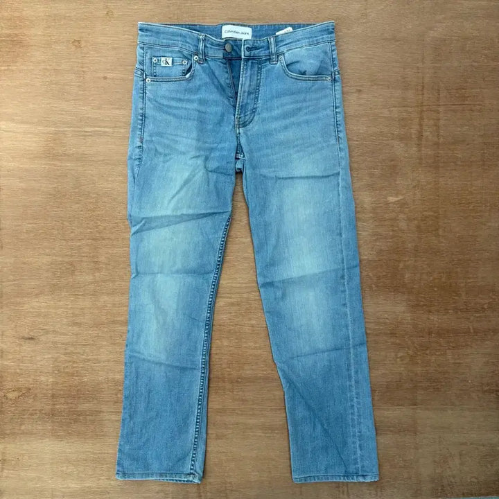 [BUNJANG] Calvin Klein Light Wash Straight Denim Jeans / Calvin Klein Light Wash Straight Denim