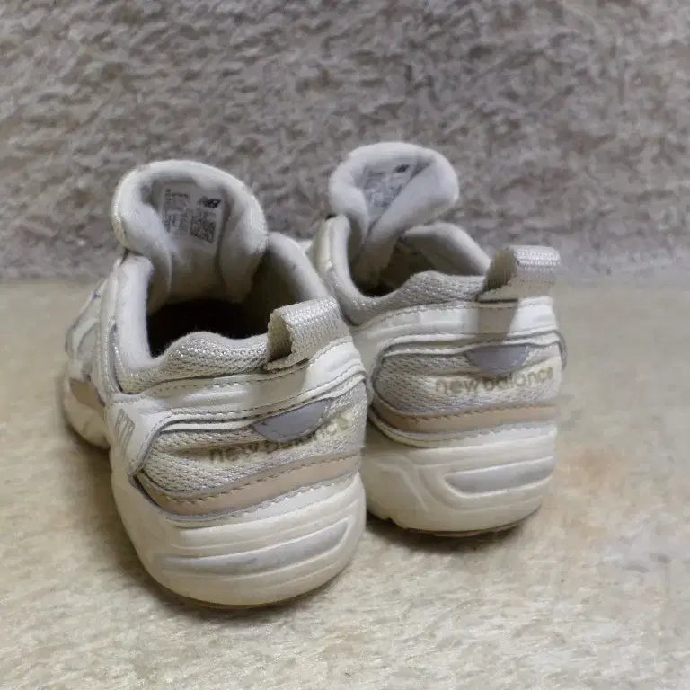 [BUNJANG] New Balance 878 Ivory Sneakers / 후루룩구제 190 뉴발란스 878 아이보리 운동화 중고 신발