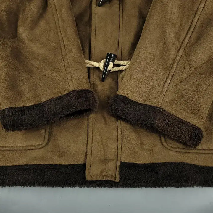 [BUNJANG] ROUSHATTE Beige Brown Toggle Button Fleece Jacket / ROUSHATTE JP 베이지 브라운 숄더패치 토글버튼 이너플리스 비건스