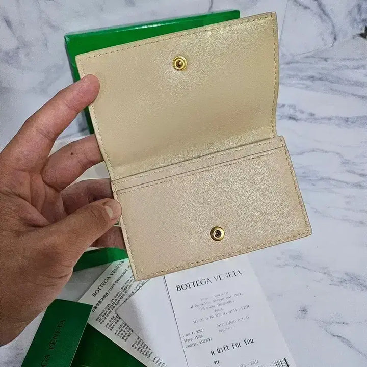 [SOLD OUT] 보테가베네타 반지갑 베이지