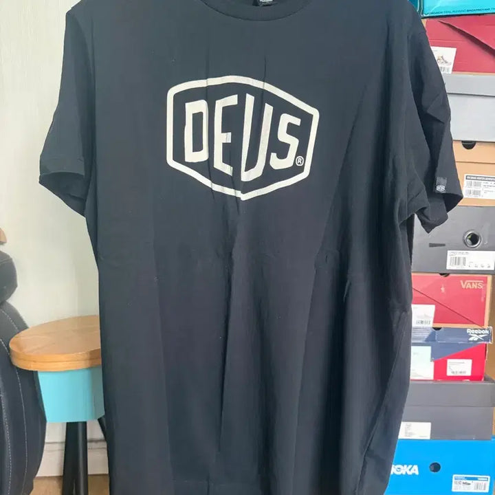 [BUNJANG] Deus Ex Machina Shield Short Sleeve T-shirt Black / [XXXL]데우스 엑스 마키나 쉴드 반팔 티셔츠 블랙