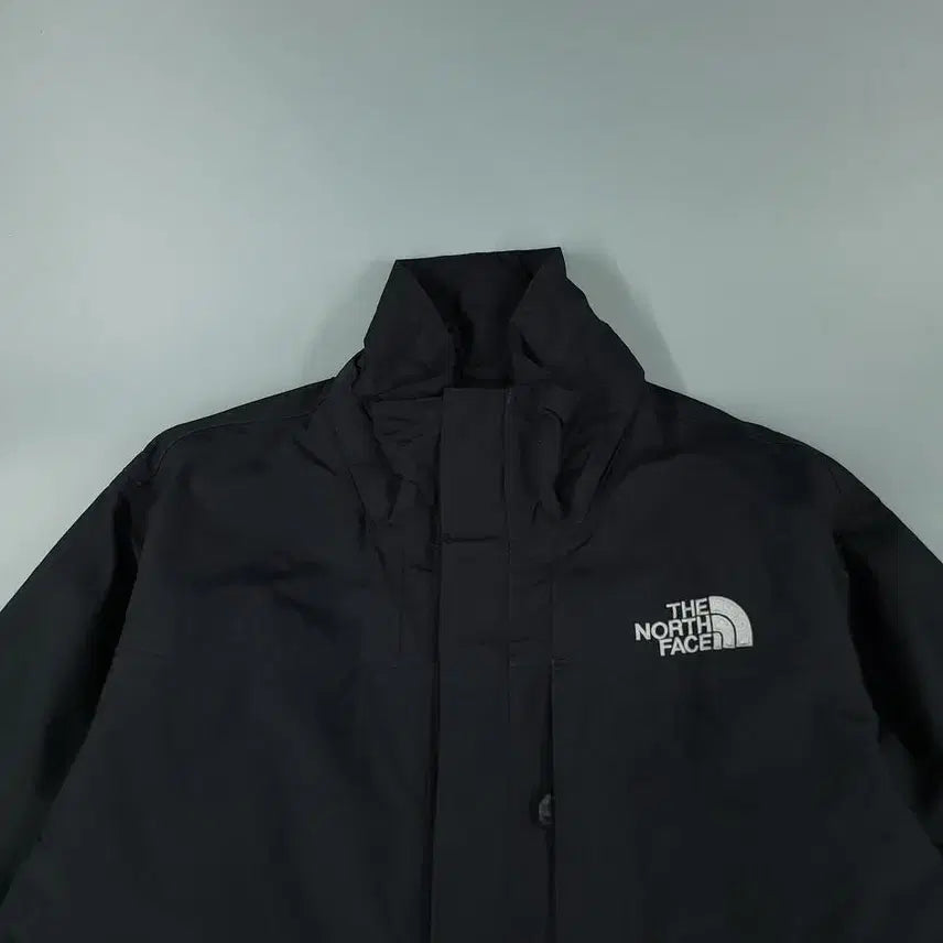 [SOLD OUT] 노스페이스 블랙 그레이 로고 체스트포켓 하이벤트 볼카노 투웨이지퍼 고프코