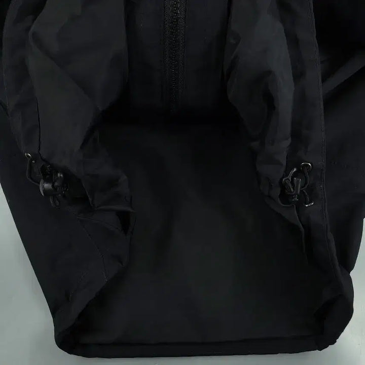 [SOLD OUT] 노스페이스 블랙 그레이 로고 체스트포켓 하이벤트 볼카노 투웨이지퍼 고프코