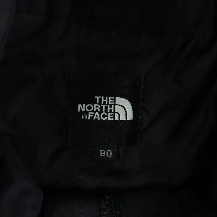 [SOLD OUT] 노스페이스 블랙 그레이 로고 체스트포켓 하이벤트 볼카노 투웨이지퍼 고프코