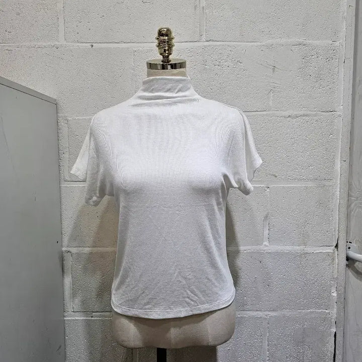[BUNJANG] Mock Neck Loose Fit Short Sleeve - White / 허리라인 모크넥 루즈핏 반팔- 화이트