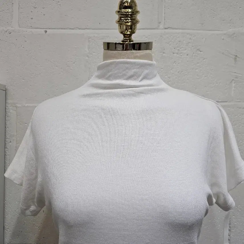[BUNJANG] Mock Neck Loose Fit Short Sleeve - White / 허리라인 모크넥 루즈핏 반팔- 화이트