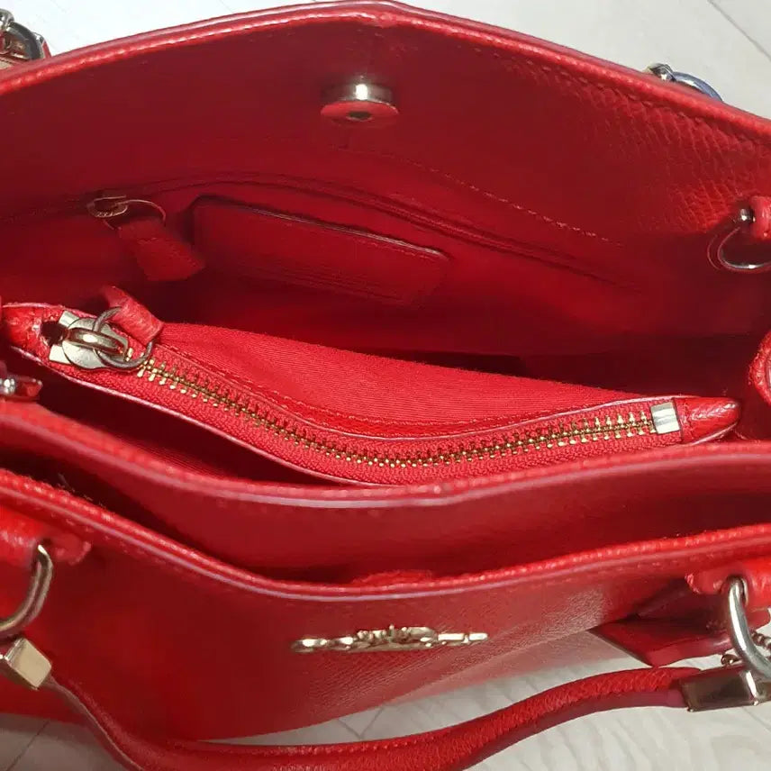[BUNJANG] Coach Red Leather Tote Bag / 코치 레드 가죽 화사한 여성 토트백 중고 가방 은피아노