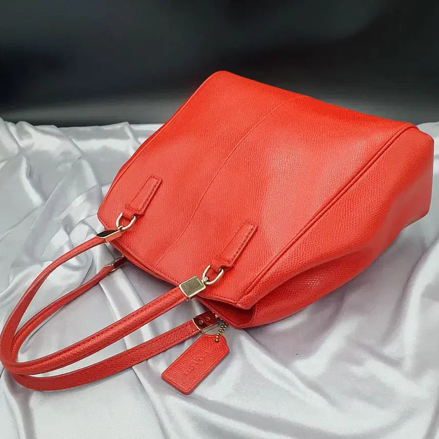 [BUNJANG] Coach Red Leather Tote Bag / 코치 레드 가죽 화사한 여성 토트백 중고 가방 은피아노