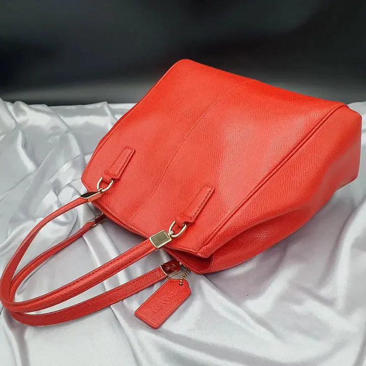 [BUNJANG] Coach Red Leather Tote Bag / 코치 레드 가죽 화사한 여성 토트백 중고 가방 은피아노