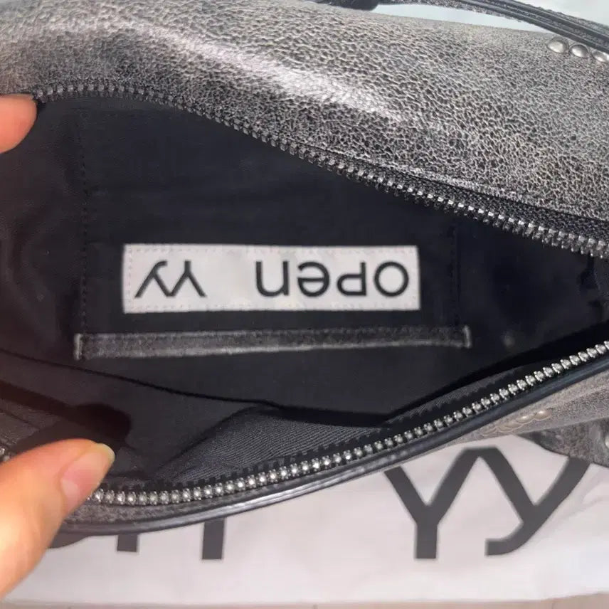 [SOLD OUT] 오픈와이와이 스터드 필로우 백