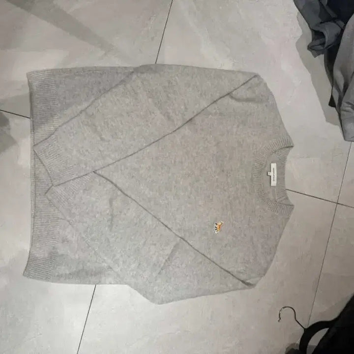 [BUNJANG] Maison Kitsune Fox Head Patch Knit Sweater / 메종키츠네 니트팝니다