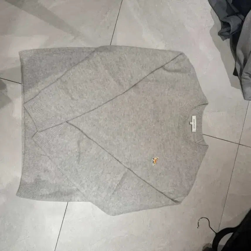[BUNJANG] Maison Kitsune Fox Head Patch Knit Sweater / 메종키츠네 니트팝니다