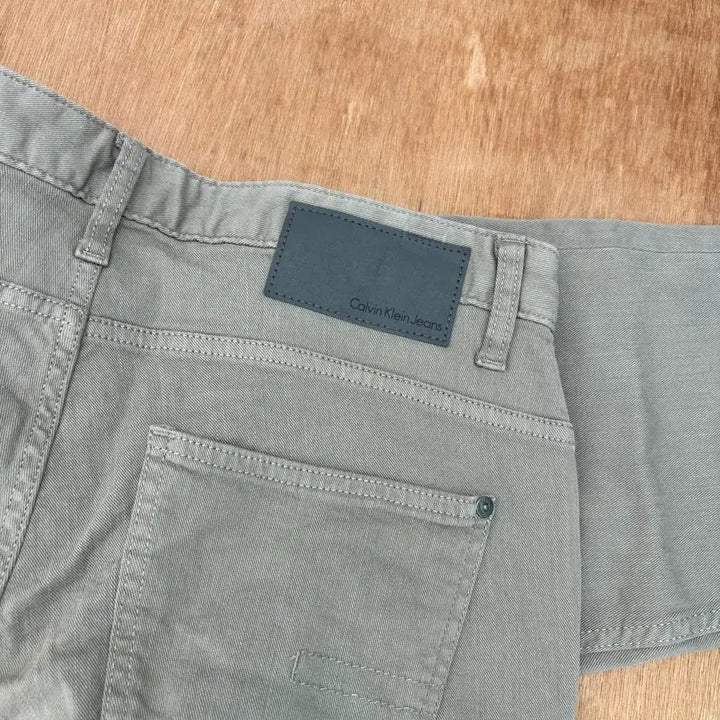 [BUNJANG] Calvin Klein Ash Grey Slim Fit Pants / Calvin Klein Ash Grey Slim Fit Pants