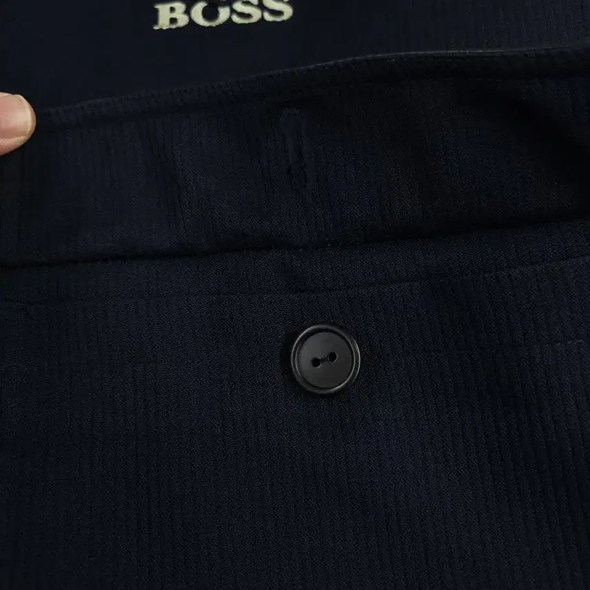 [BUNJANG] Suntory Boss Coffee Leather Shoulder Patch Jacket / 산토리 보스커피 JP 블랙 네이비 배색 로고 소가죽 카우레더 숄더패치 엘