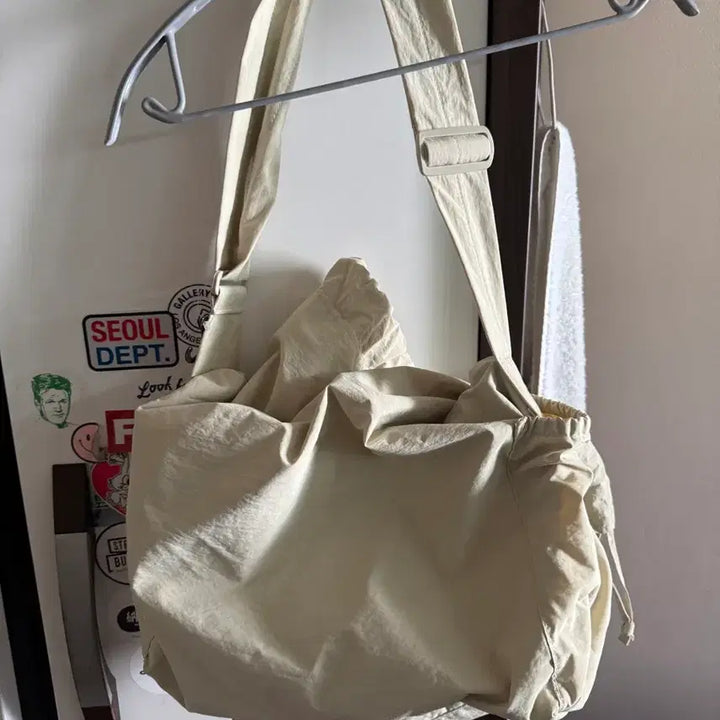[BUNJANG] Uniqlo Shoulder Bag - Ivory / 유니클로 숄더백 미착용상품 39000원