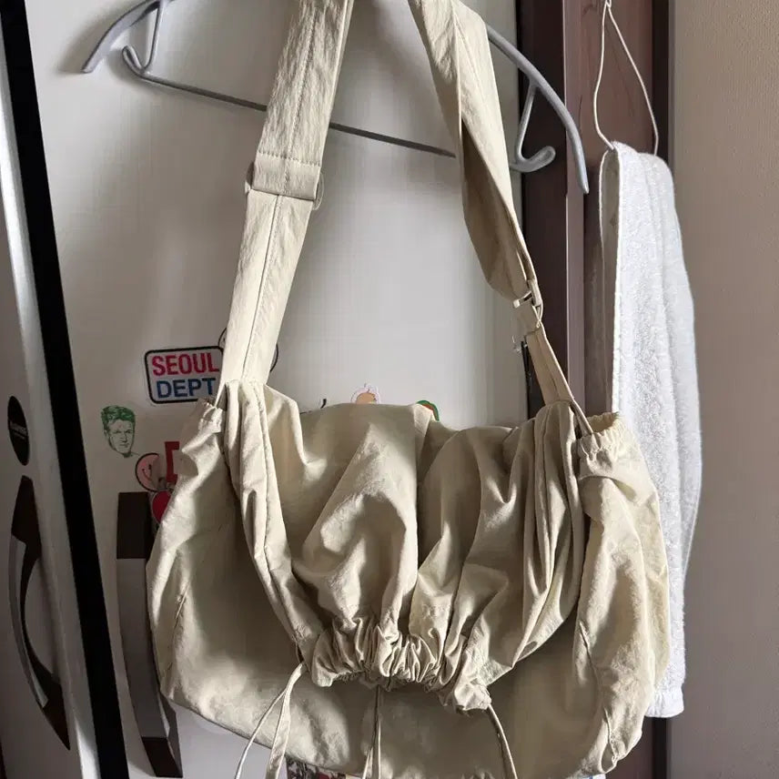[BUNJANG] Uniqlo Shoulder Bag - Ivory / 유니클로 숄더백 미착용상품 39000원