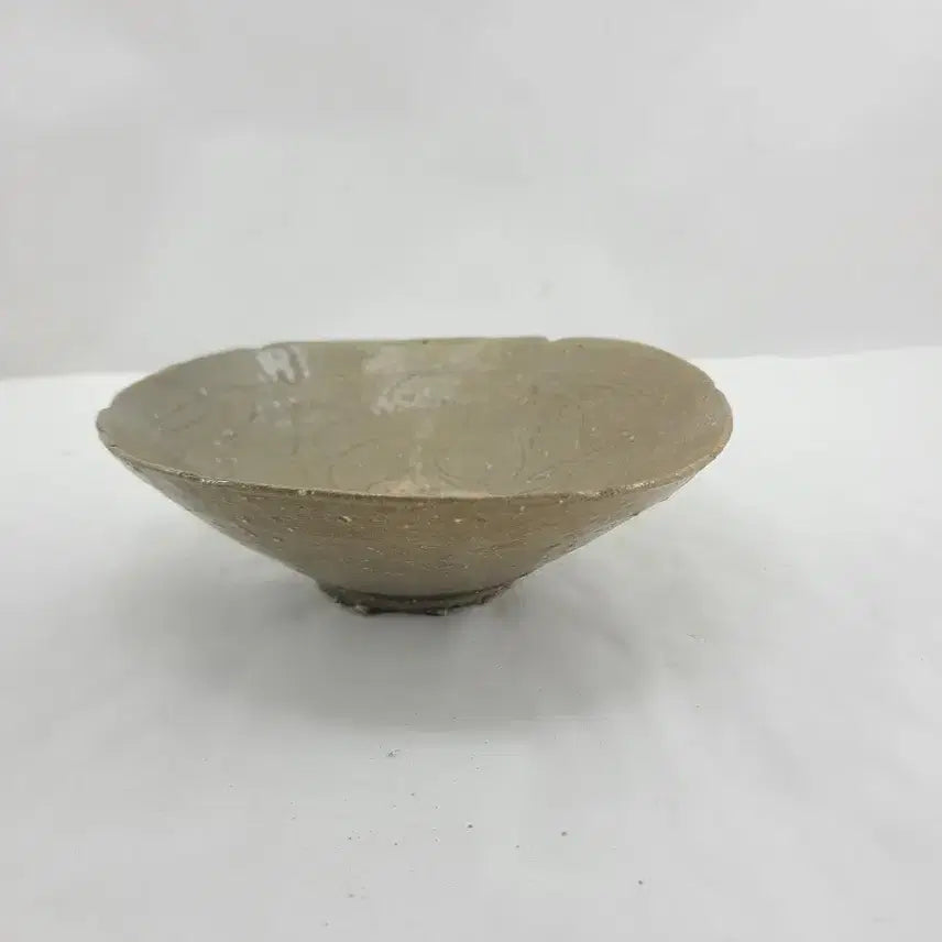 [SOLD OUT] 빈티지 청자 음각 문양 접시