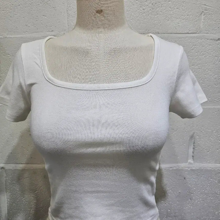 [SOLD OUT] 둥근사각 크롭 무지 반팔- 화이트