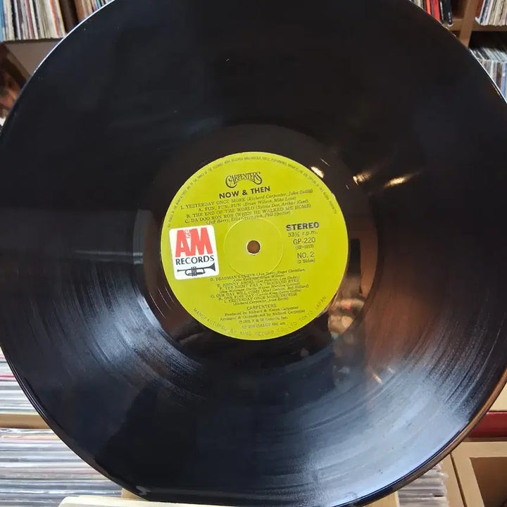 [SOLD OUT] 자켓 디자인도 예뻐서 카펜터스 Now &amp; Then LP