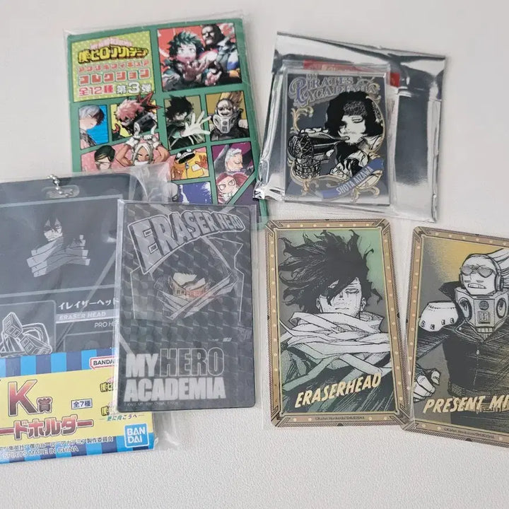 [BUNJANG] My Hero Academia Aizawa Acrylic Stand Card Holder / 히로아카 나히아 아이자와 원화전 금박클리어 아크릴스탠드 카드홀더 마이크