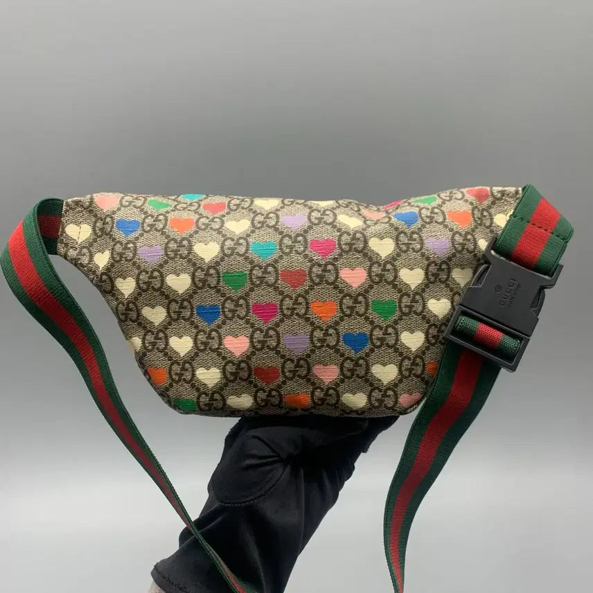 [SOLD OUT] 267001268 구찌 슈프림 하트 프린트 벨트 백 502095