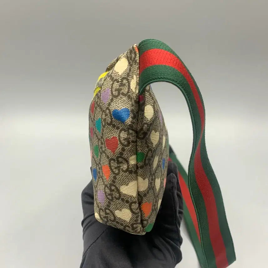[SOLD OUT] 267001268 구찌 슈프림 하트 프린트 벨트 백 502095