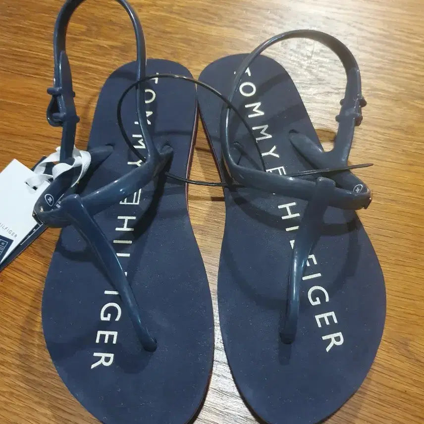 [BUNJANG] Tommy Hilfiger Jelly Sandals / 타미힐피거 샌들  36