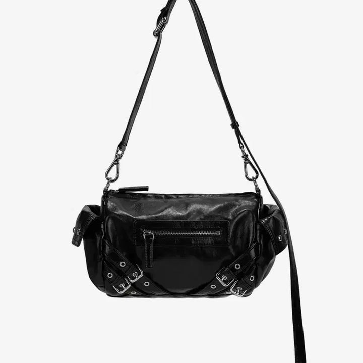 [SOLD OUT] 급처 | 다이닛 스터드 포켓백 블랙