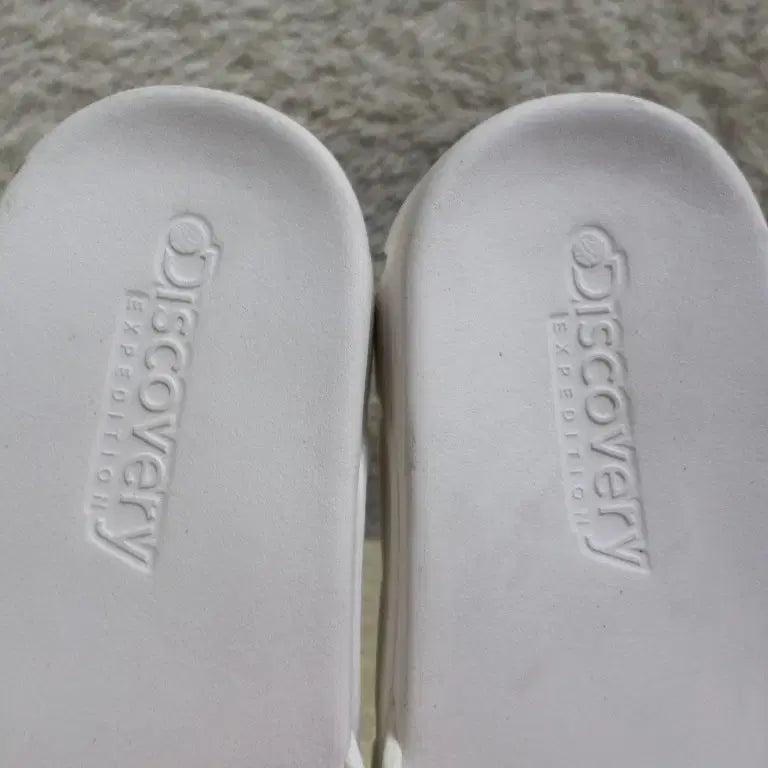 [BUNJANG] Discovery 240 Sandline 4 White Slippers / 후루룩구제 240 디스커버리 샌드라인4 화이트 슬리퍼 중고 신발