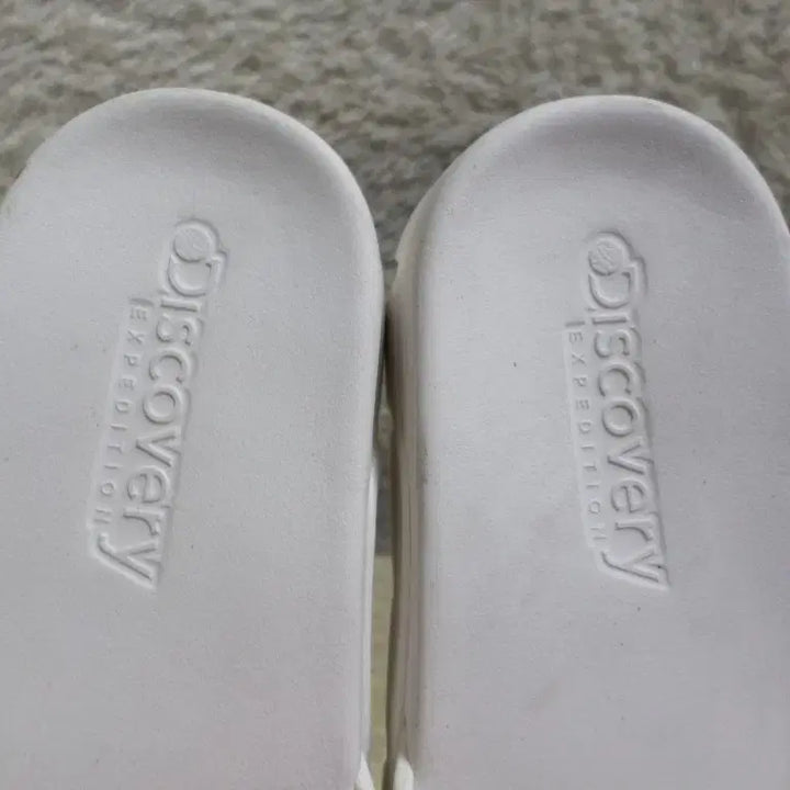 [BUNJANG] Discovery 240 Sandline 4 White Slippers / 후루룩구제 240 디스커버리 샌드라인4 화이트 슬리퍼 중고 신발