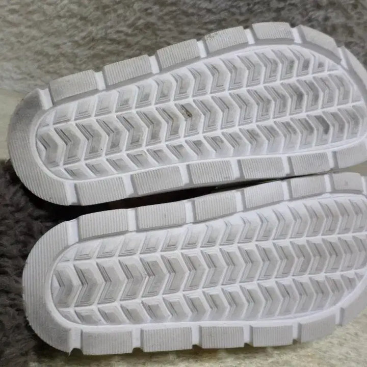 [BUNJANG] Discovery 240 Sandline 4 White Slippers / 후루룩구제 240 디스커버리 샌드라인4 화이트 슬리퍼 중고 신발