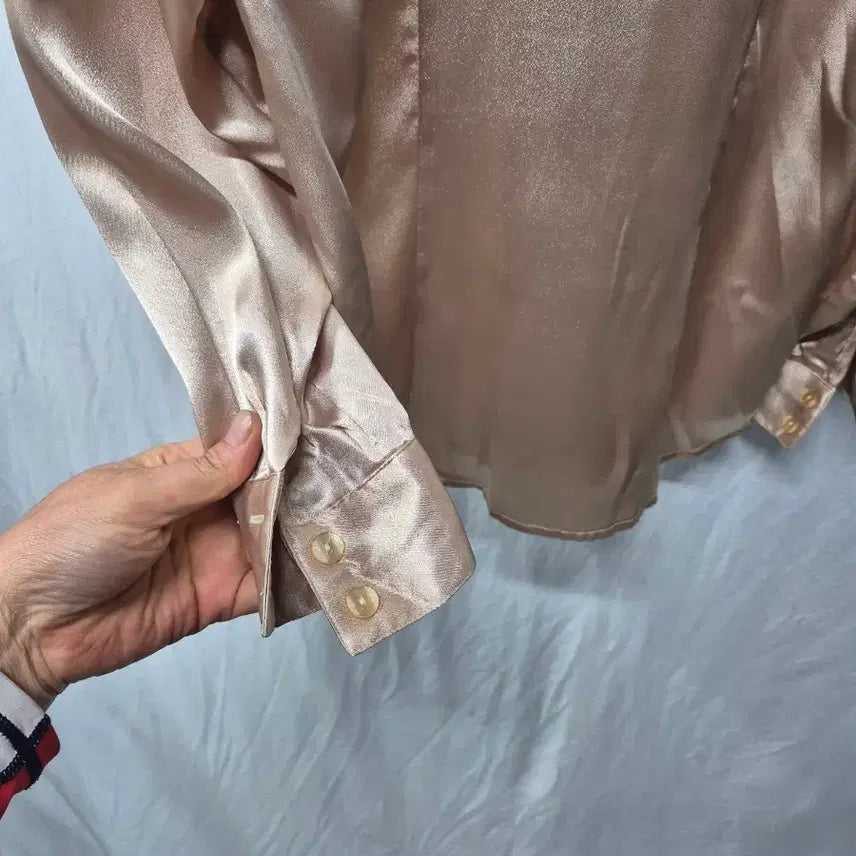 [BUNJANG] PRESEO Silk Gold Beige Blouse / PRESEO 실크 골드 베이지85