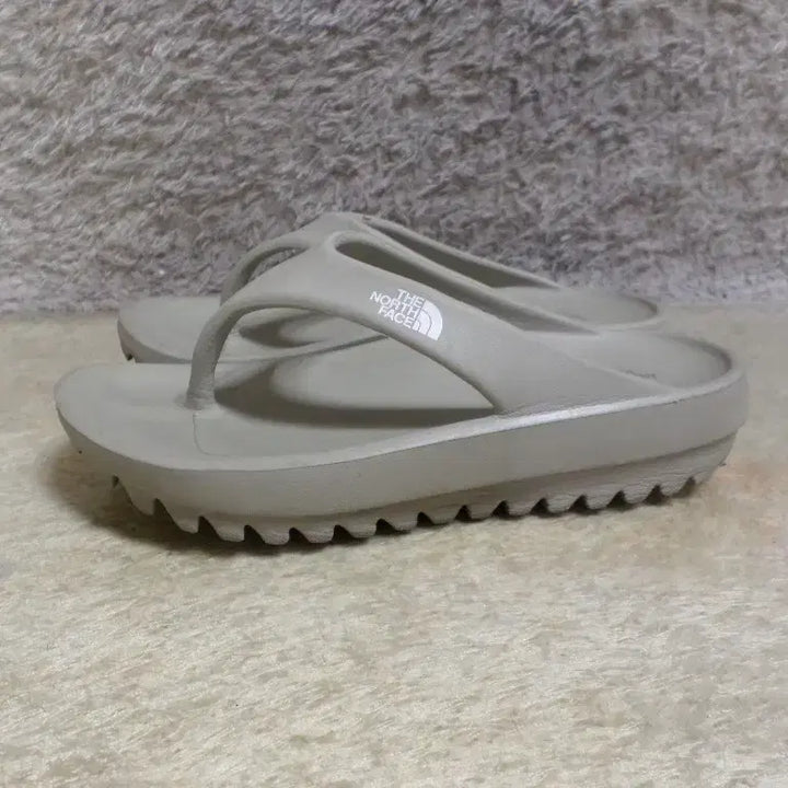 [BUNJANG] The North Face Flip-Flop Sandals / 후루룩구제 240 노스페이스 쪼리 플리플랍 샌들 슬리퍼 중고 신발
