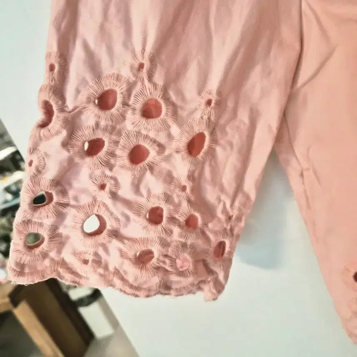 [BUNJANG] STEFANEL Pink Eyelet Embroidered Blouse / 스테파넬 핑크 아일렛 자수 펀칭 반팔 셔츠/블라우스