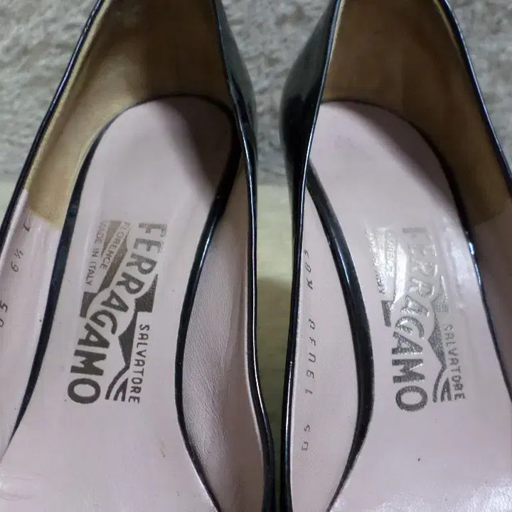 [BUNJANG] Salvatore Ferragamo Vara Heels Black Pumps / 후루룩구제 235 살바토레페라가모 바라 구두 킬힐 블랙 굽9